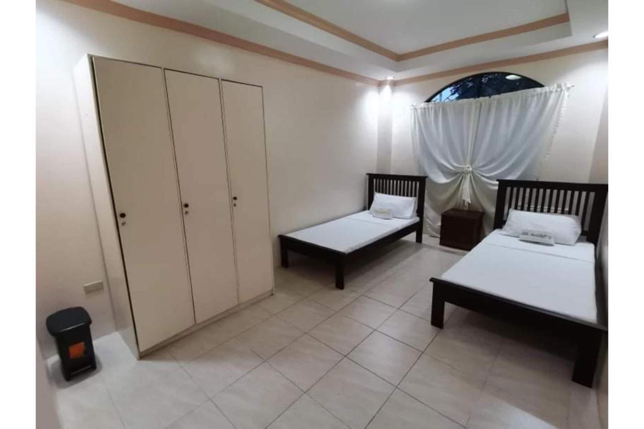 Oyo 799 Ddd Habitat Iloilo Hotel Luaran gambar