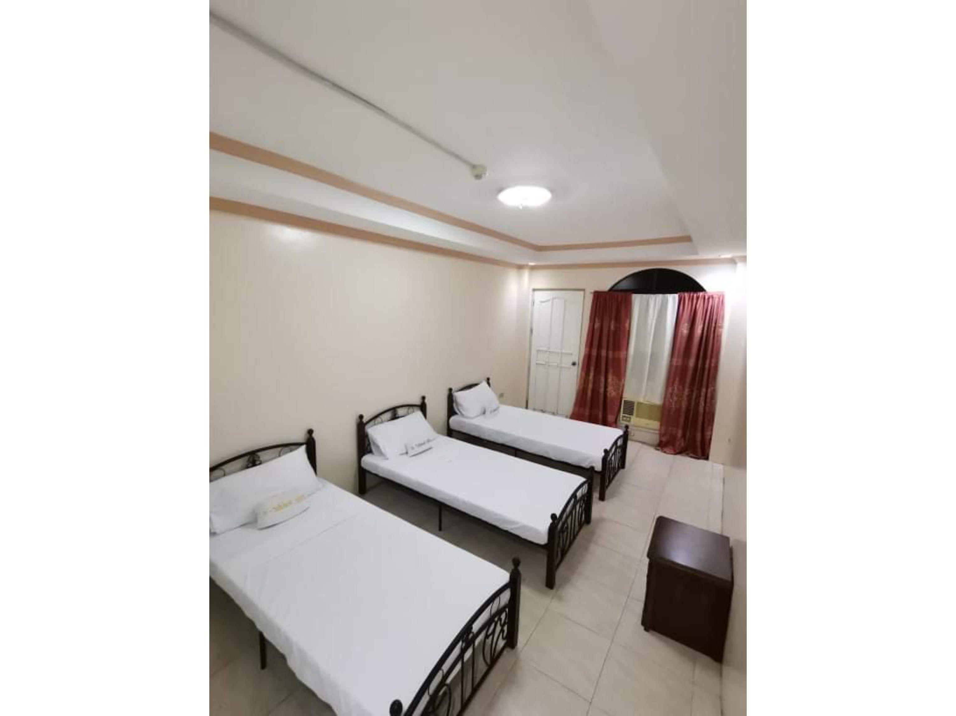 Oyo 799 Ddd Habitat Iloilo Hotel Luaran gambar