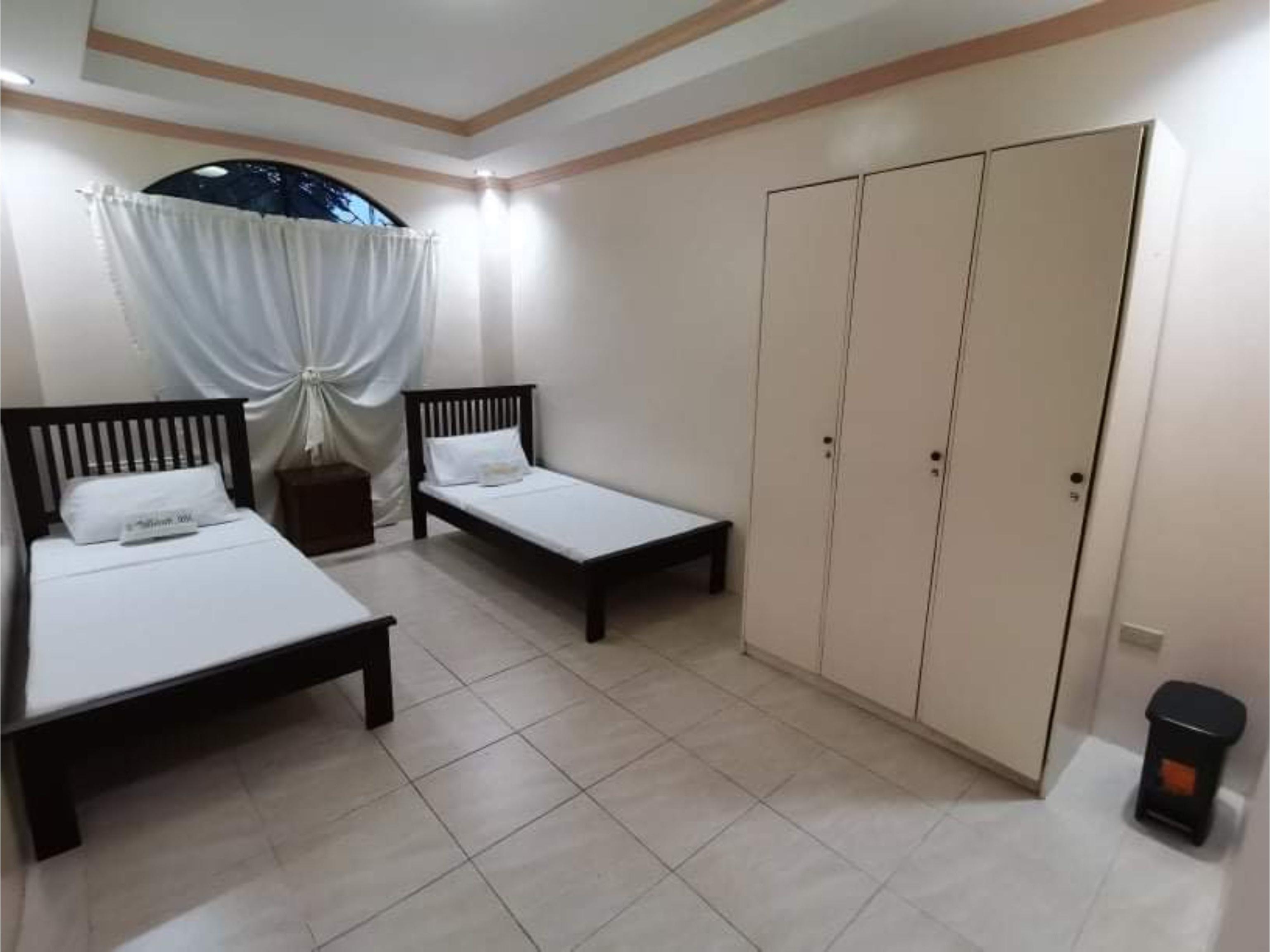Oyo 799 Ddd Habitat Iloilo Hotel Luaran gambar